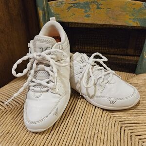 Varsity Charge Cheer Shoes White - Size 6 - Why Buy New, Buy Like New for Less!